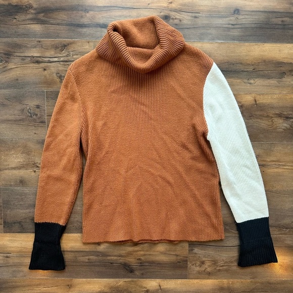 TCEC Sweaters - TCEC Colorblock Turtleneck Sweater M Rust Cream Black Cozy Fall Trend